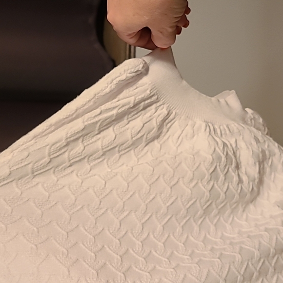 Smash! NWT White Lightweight Sweater - Small - Picture 4 of 10